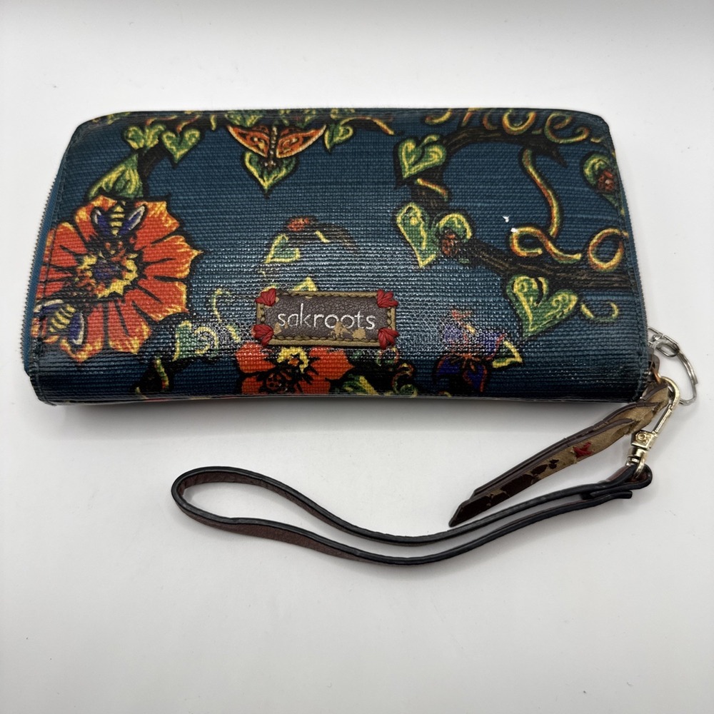 Sakroots True Love Wallet Blue Floral Coated Canvas Zip Around Wristlet Womens